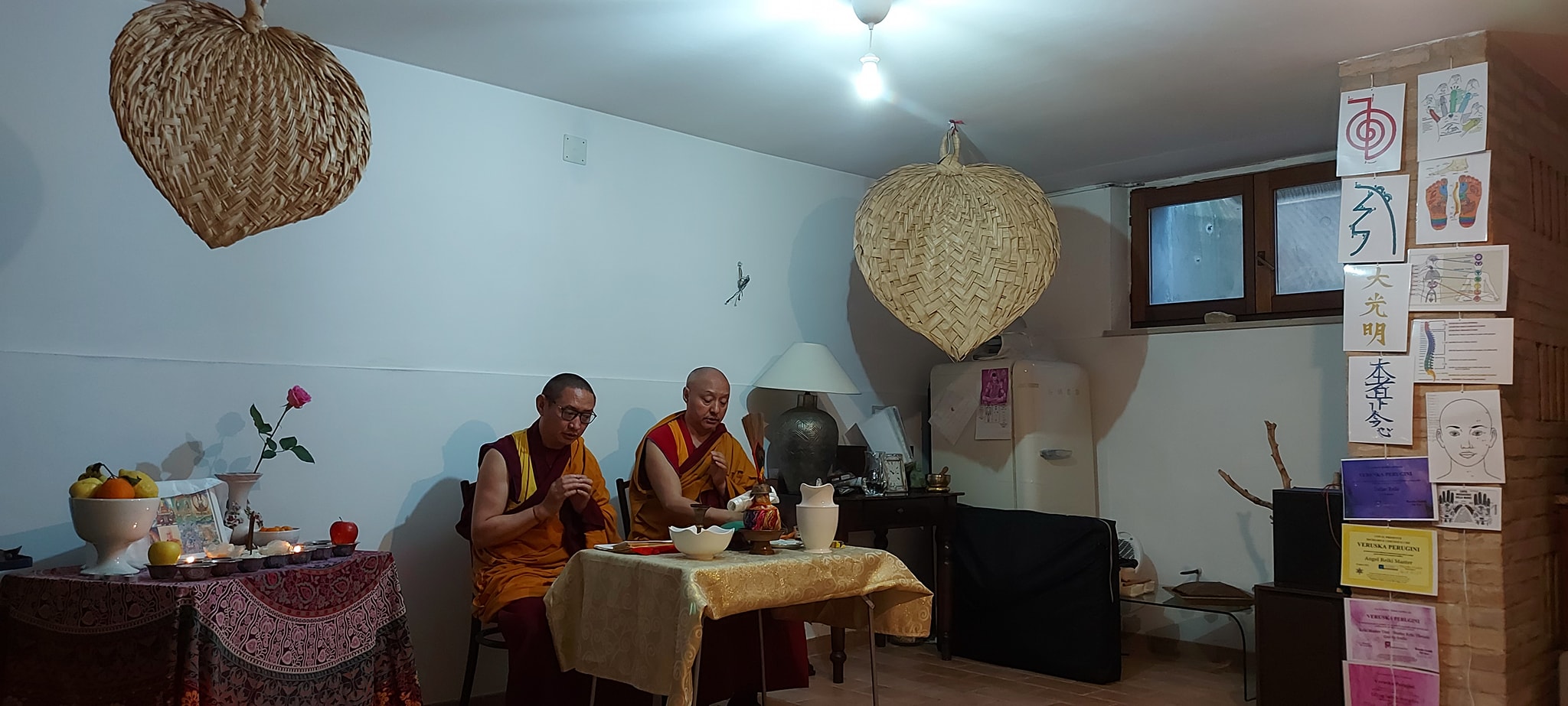 pomeriggio di primavera con due monaci